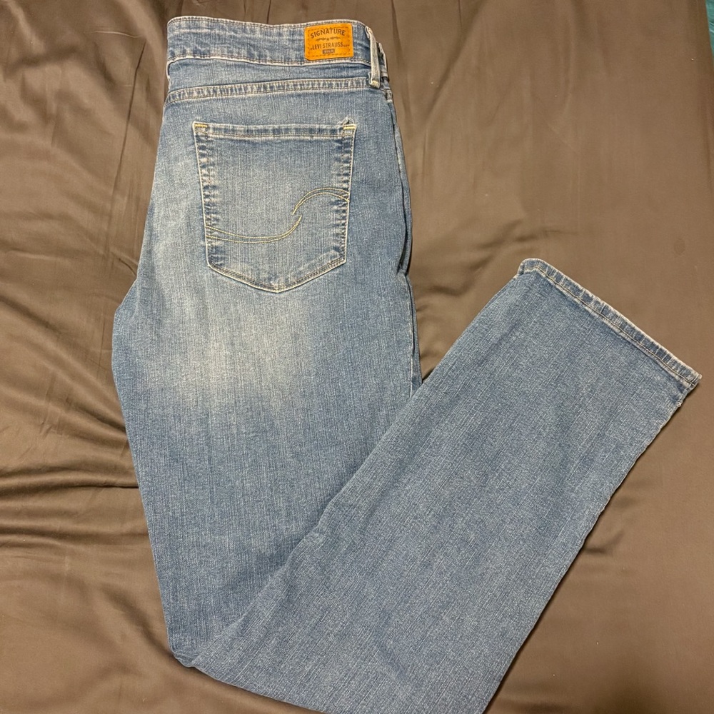 LEVIS SIGNATURE TOTALLY SHAPING STRAIGHT JEANS, 16 (W33, L32)